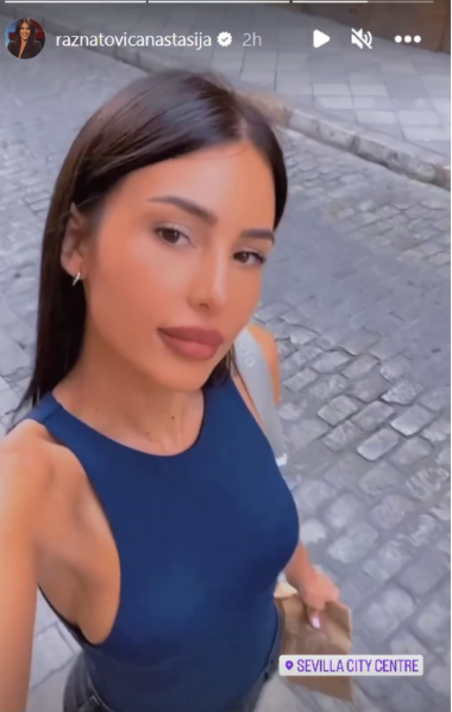 NIKAD BOLJE NIJE IZGLEDALA Anastasija Ražnatović prošetala ulicom u izazovnom izdanju (FOTO)