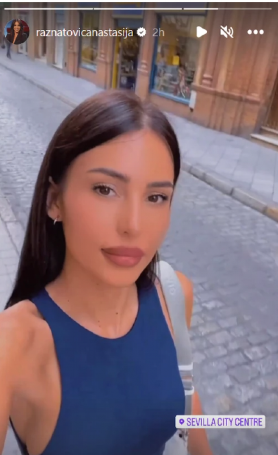 NIKAD BOLJE NIJE IZGLEDALA Anastasija Ražnatović prošetala ulicom u izazovnom izdanju (FOTO)