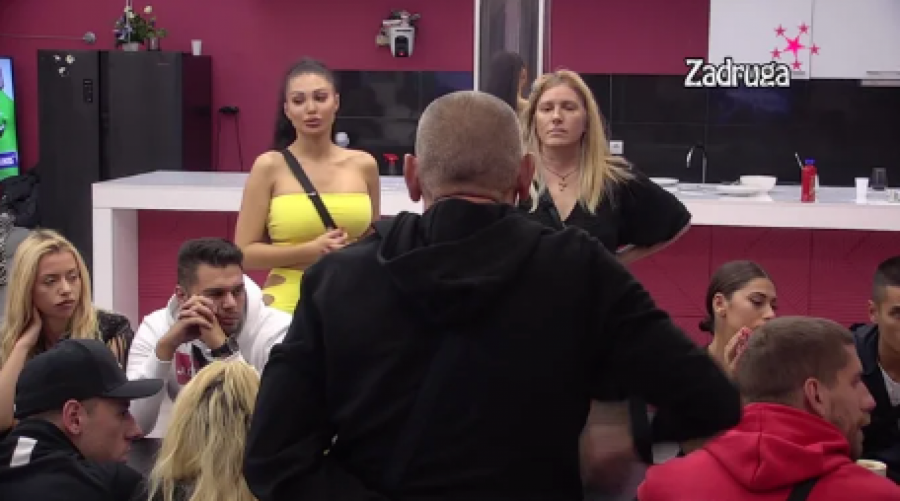 HOĆE DA IH RAZDVOJI Ana Spasojević se pohvalila da je Bilal opsovao sinoć, svi skočili, haos za crnim stolom