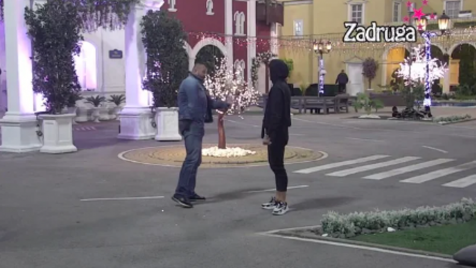 SAMO SE IGRA SA TOBOM Miljan posavetovao Bilala o vezi sa Majom, on neće ni da čuje, kaže da je odlepila za njim