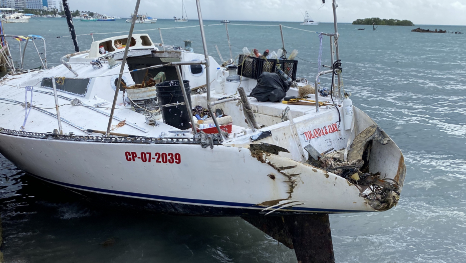 OLUJA PRELAZI U URAGAN! Upaljeni alarmi na Pacifiku, naleti sa okena nose krovove!