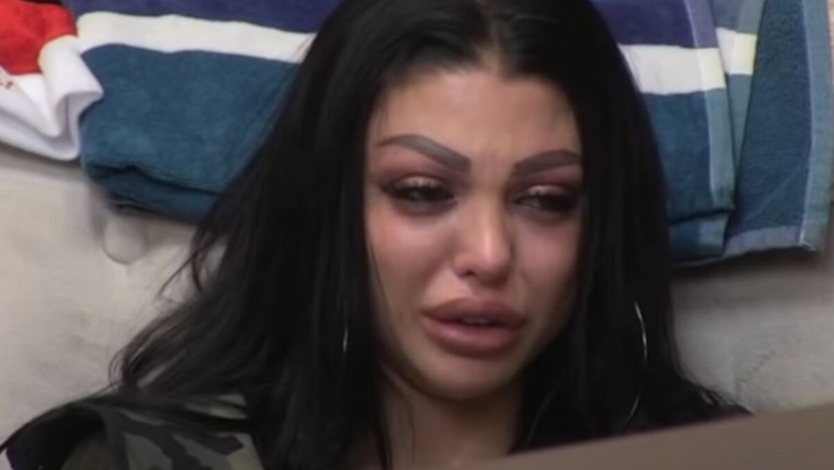 MAJA ĆE NAPRAVITI HAOS Nova gej afera drma Zadrugu 6, Bilal se mazi sa cimerom misleći da ga kamere ne snimaju (VIDEO)