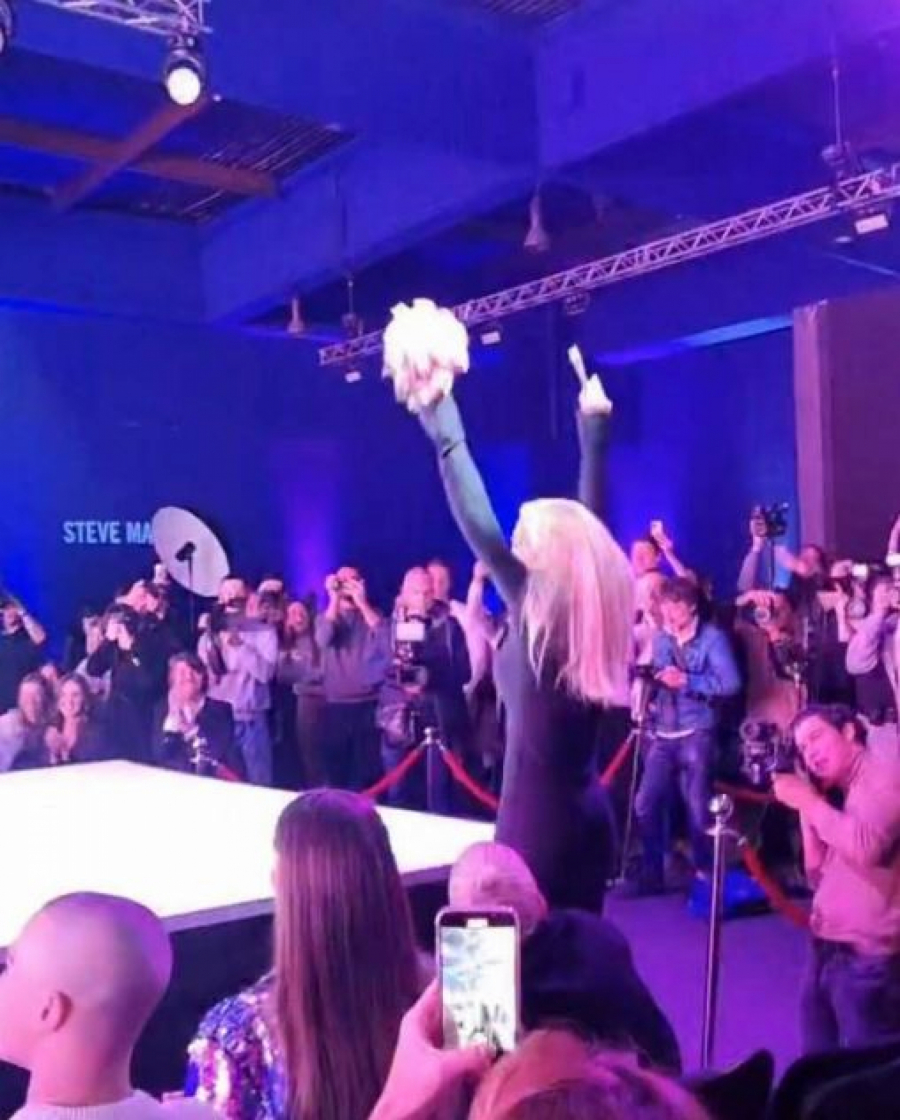 UDAJE SE I ČETVRTI PUT Bekvalčeva skakala od sreće, svi se pitaju ko je tajnstveni muškarac