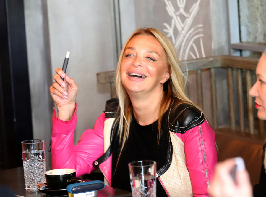 NOSI ODEĆU STARU 30 GODINA Vanesa Šokčić otkrila da čuva garderobu iz devedesetih: Moda se vraća