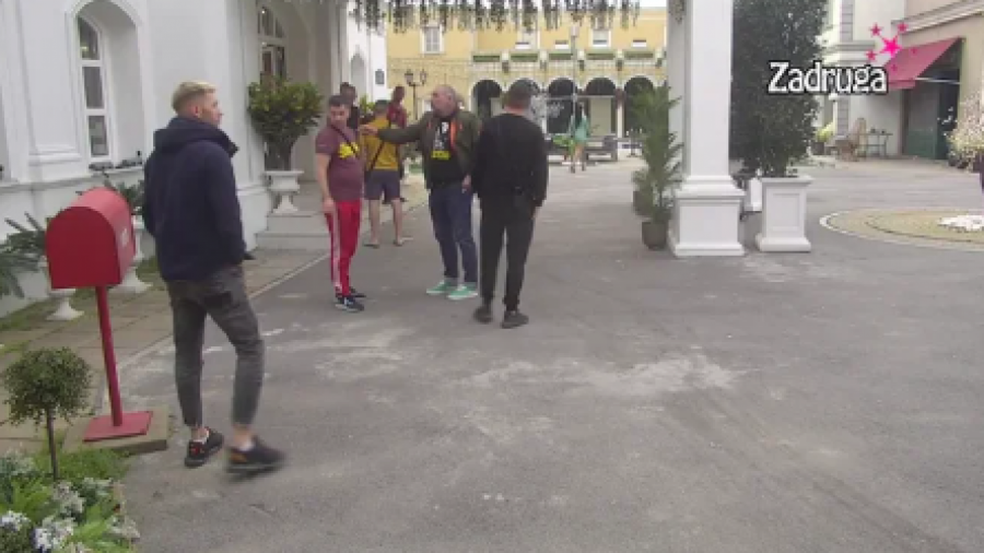 DOBIO BI ŠAMARČINU Haos na imanju, Ivan i Miki oči u oči