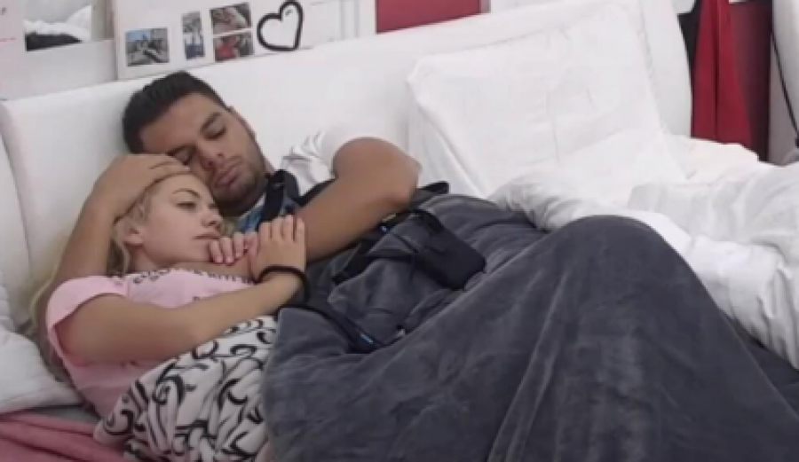 ADAM IMA IME I PREZIME, A ŠTA ONA IMA Oglasila se Đoganijeva tetka Nađa, pa žestoko udarila na DJ Tamaris, nije birala reči