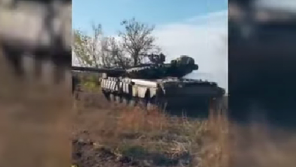 POGLEDAJTE ŠTA JE OSTALO OD NJIH Rusi zarobili slovenačke i makedonske tenkove u Ukrajini (VIDEO)