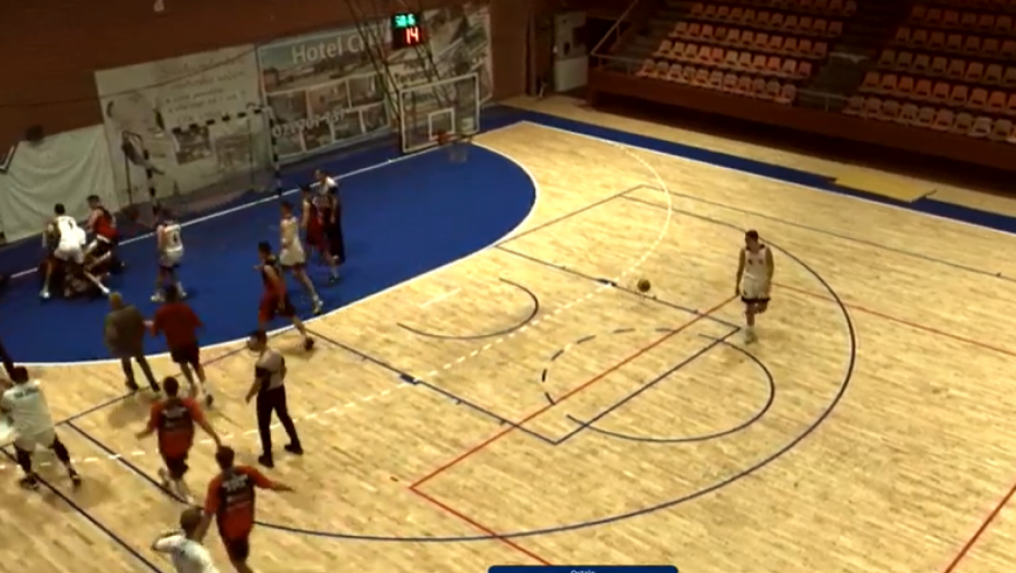 BRUKA I SKANDAL Žestoka tuča srpskih košarkaša, nastao opšti haos na parketu (VIDEO)