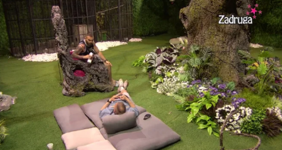 POSVEĆENOST JE REZULTIRALA DA USPETE Brendon otvorio dušu o svojoj ljubavi, pa otkrio kroz šta je sve prolazio