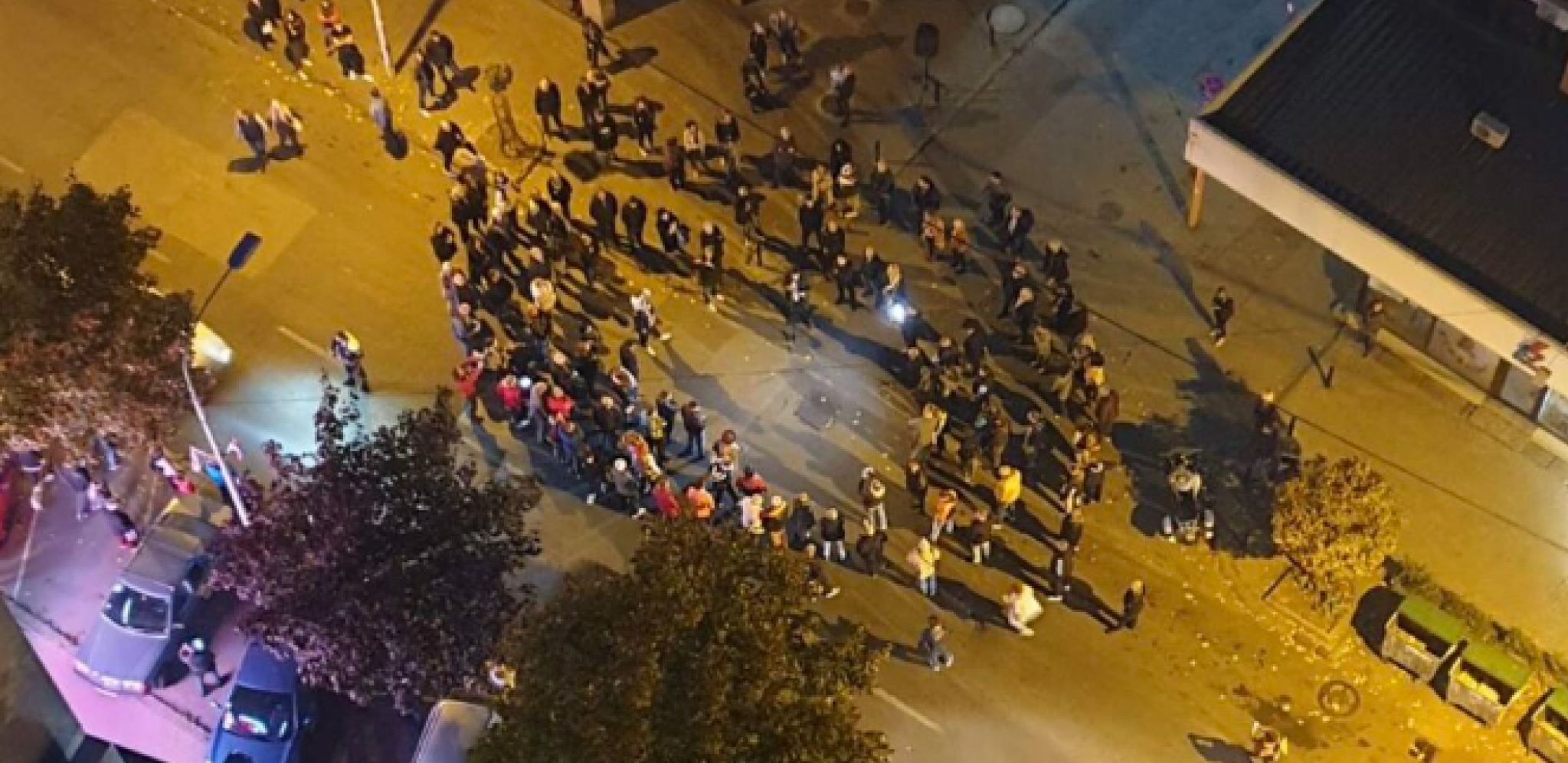 BUNE SE U KRATKIM RUKAVIMA ŠTO NEMA GREJANJA Danas je bilo 25 stepeni u Kragujevcu, a za ponedeljak najavljeno čak 28! (FOTO)