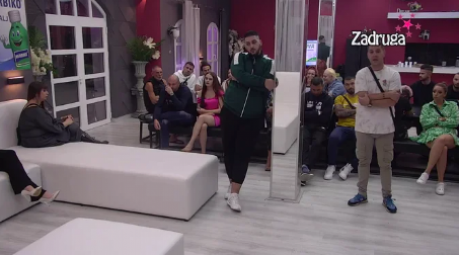 HAOS OKO ŽELJKA SE NASTAVLJA Zola sasuo Ivanu Marinkoviću sve u lice, on mu nije ostao dužan, napao ga duplo