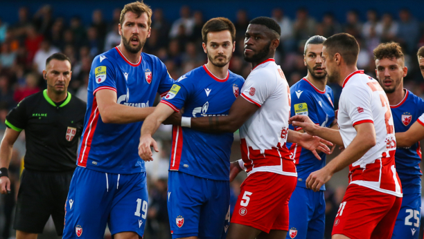 SPORNA SITUACIJA NA "ČAIRU" VAR morao da interveniše, da li je Zvezda oštećena za penal?