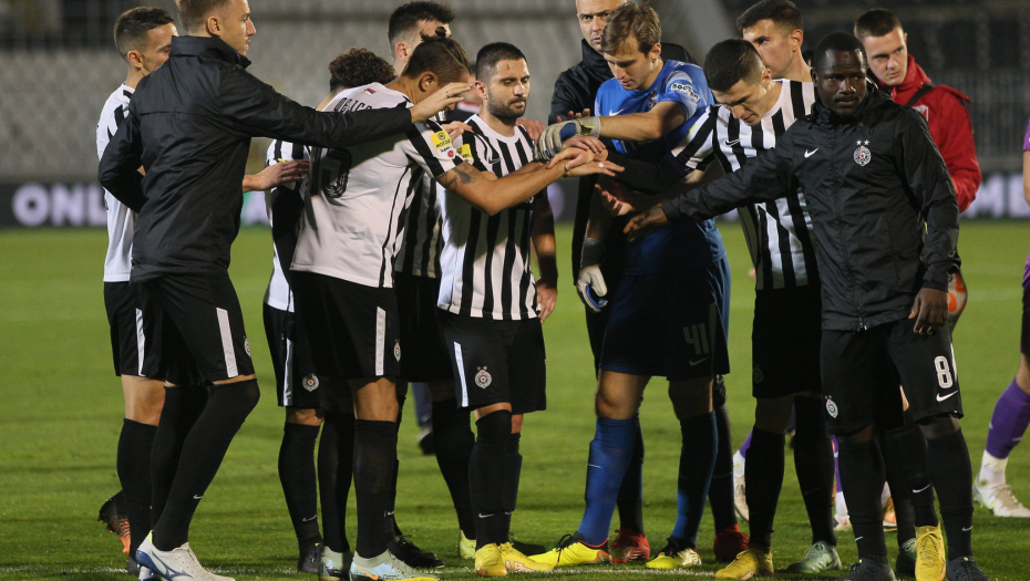 CRNO-BELI IMAJU SVE U SVOJIM RUKAMA Utakmica odluke: Partizane, napadaj