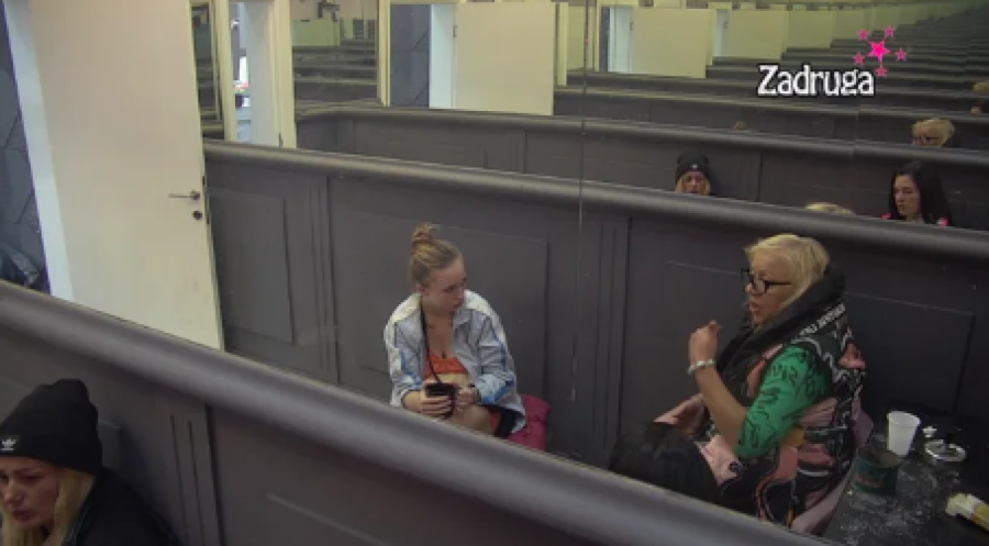 HAOS ZBOG MARAMICA Zorica opela po Aniti, pa udarila na Maju Marinković jer je nazvala lopovom