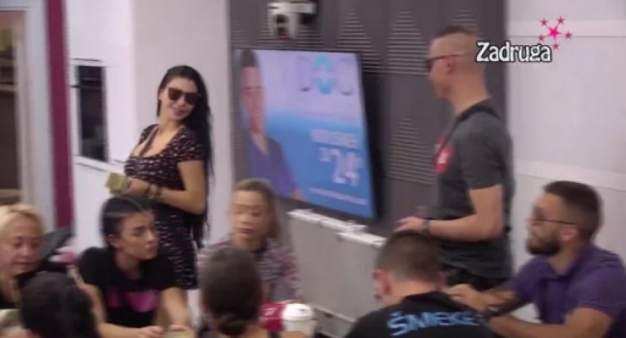 OTIMA TUĐE MUŽEVE Brendon brutalno isprozivao Marinkovićku: Majo, dekodiraj te obrve!