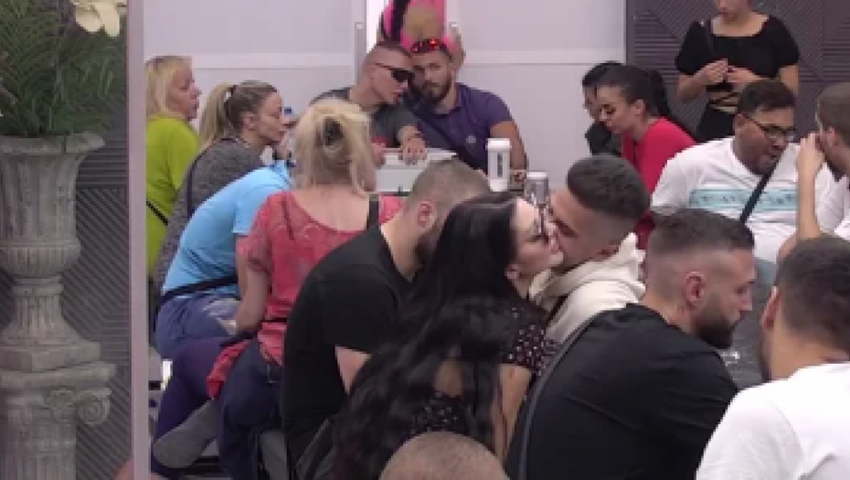 MAJA STRAHUJE OD VEZE SA BILALOM Marinkovićeva nije sigurna da je spremna na haos koji će njihova veza da prouzrokuje