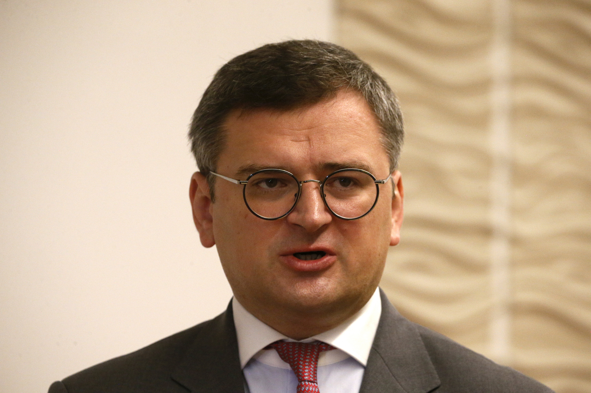 UZBUNA U UKRAJINI Grade se utvrđenja oko Kijeva (FOTO/VIDEO)