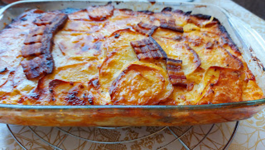 ODLIČAN PREDLOG ZA RUČAK Fantastična musaka sa slaninom, uživanje na kvadrat