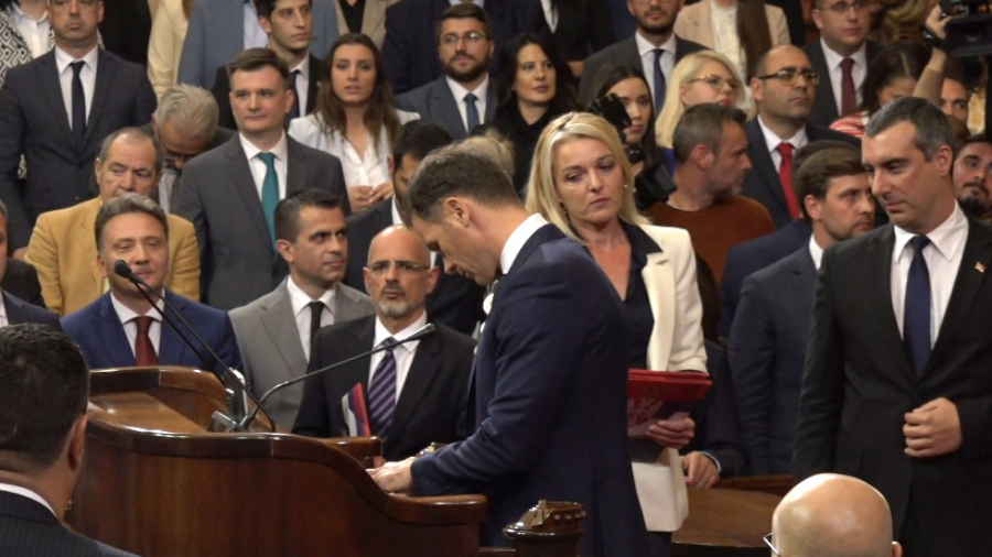 IZABRANA NOVA VLADA SRBIJE Ministri polažili zakletvu, prisustvovao i predsednik Vučić (VIDEO)