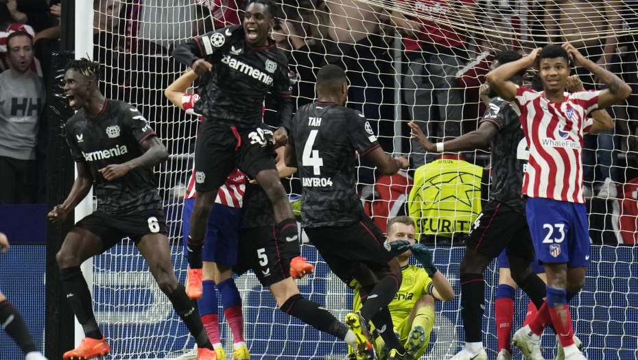 TRILER ZAVRŠNICA KAKVA SE NE PAMTI Sudija svirao kraj, gledao VAR pa dosudio penal, Atletiko promašio i ispao (VIDEO)