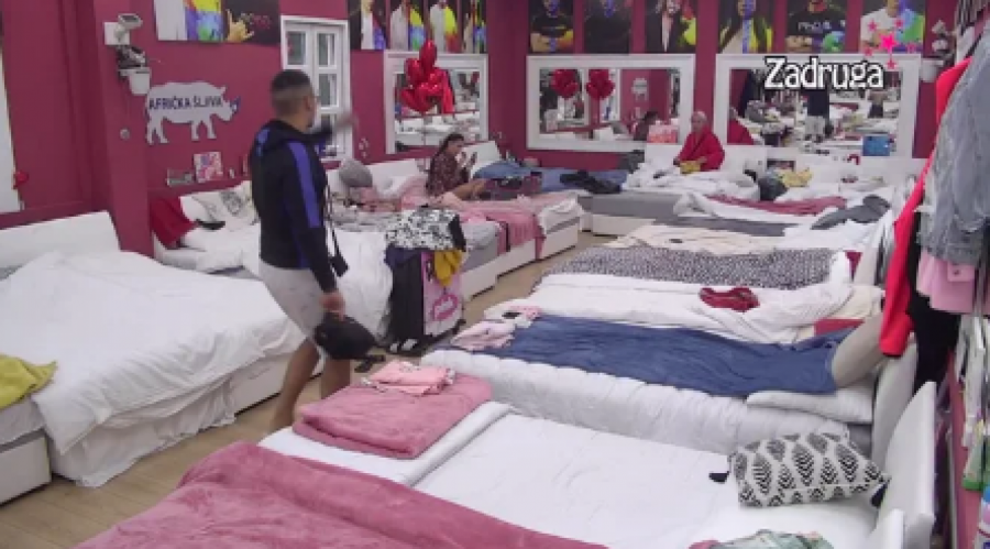 OTVORI TORBICU Marku pao mrak na oči, napao Marinu da mu je ukrala upaljač