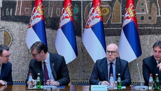 MINISTAR VUČEVIĆ POSLAO SNAŽNU PORUKU "Srbija neće napustiti svoj narod na KiM!" (FOTO)