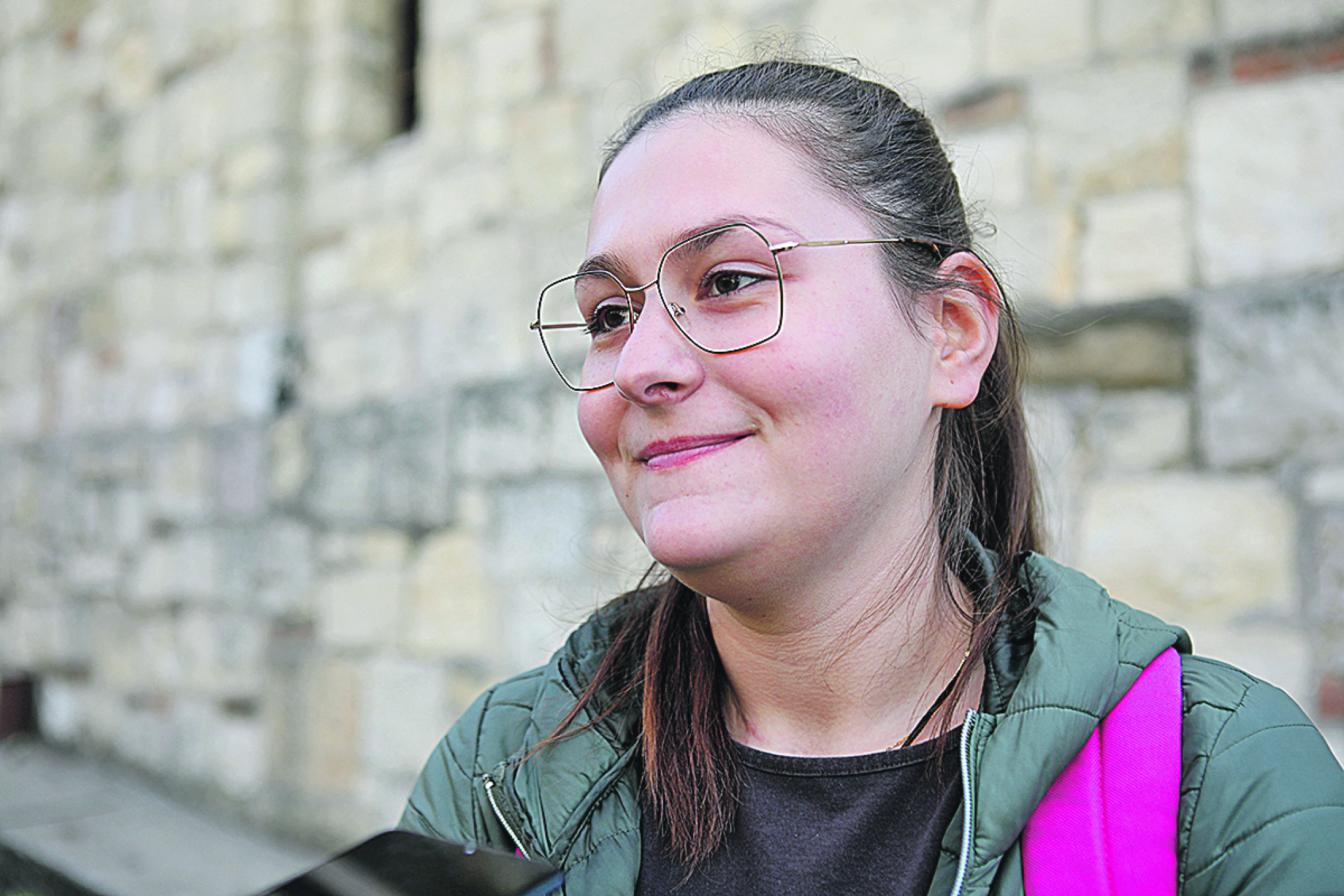 DEDU ŽIVANA JE PETKA VRATILA IZ MRTVIH! Hiljade vernika satima čekalo da se pokloni moštima čudotvorne svetiteljke