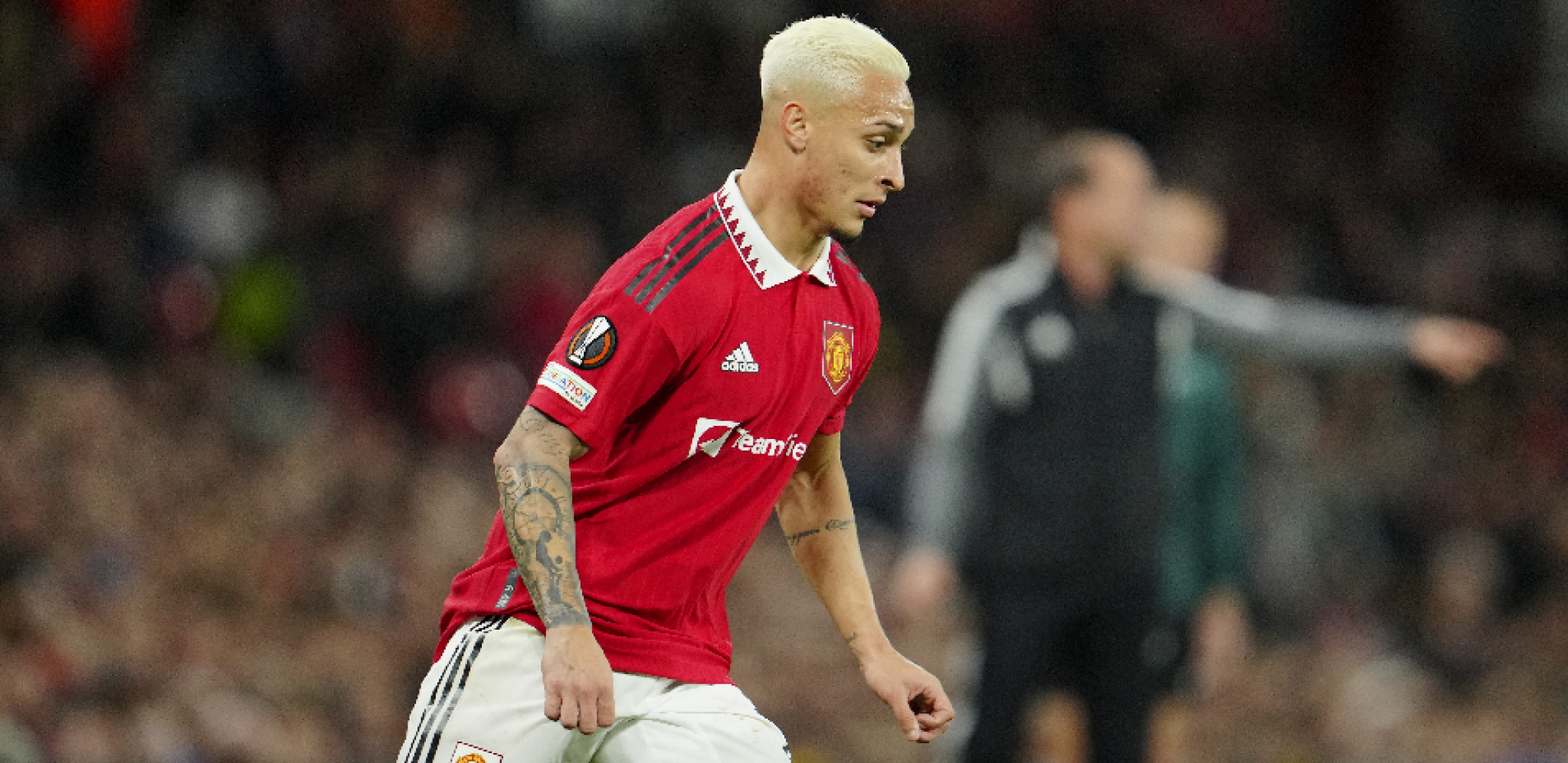 ŠTA SE OVDE DESILO? Izveo dribling kao sa igrice i to u prazno, trener ga klupirao (VIDEO)