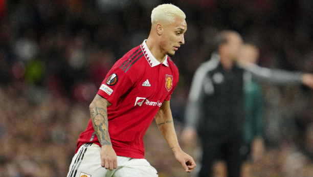 ŠTA SE OVDE DESILO? Izveo dribling kao sa igrice i to u prazno, trener ga klupirao (VIDEO)