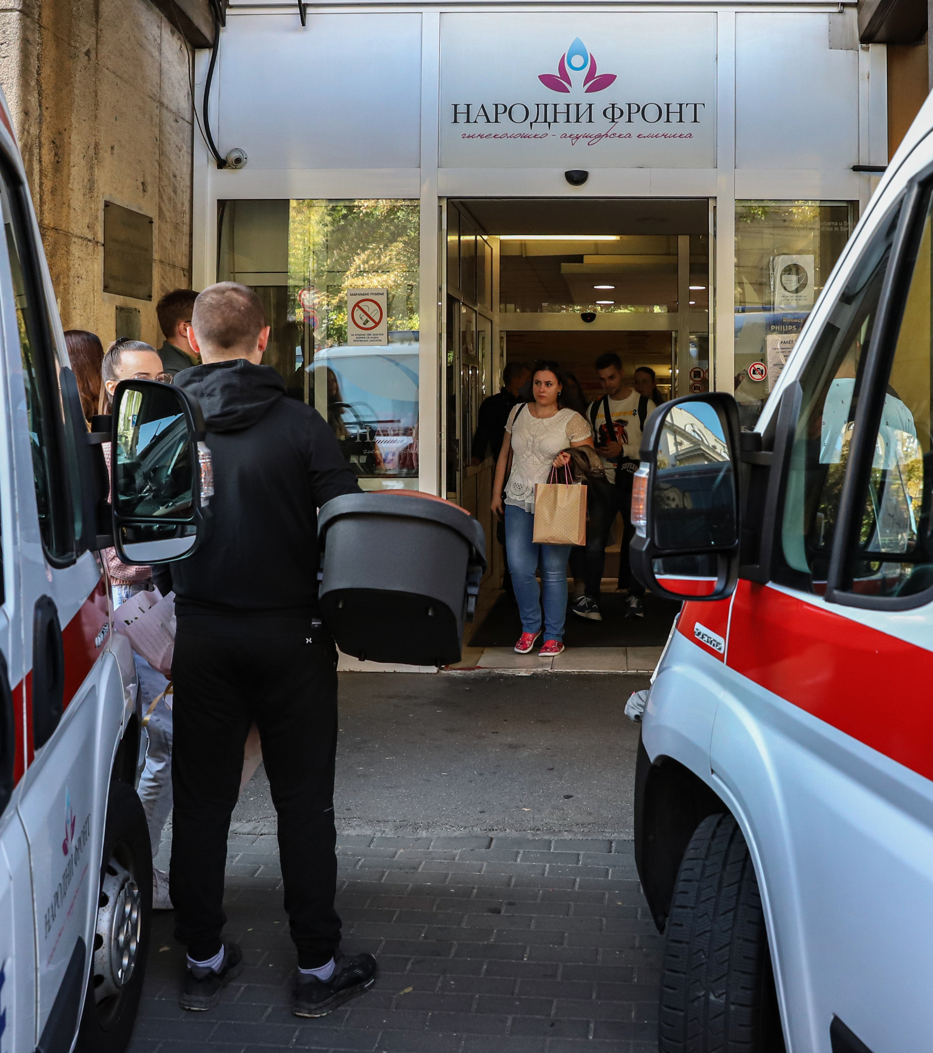 SVI SREĆNI ŠTO JE BEBAMA DATA SAMO VODA! Počela naknadna vakcinacija, prijave u toku