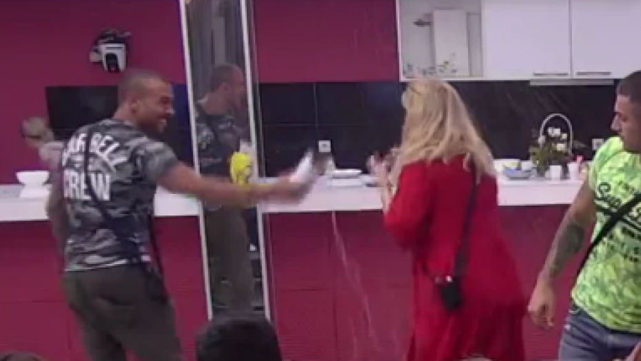 JELENA NIKAD NIŽE NIJE PALA Golubovićka udarila na Miljaninu borbu za život, svi je napali, a Uroš Ćertić joj presudio