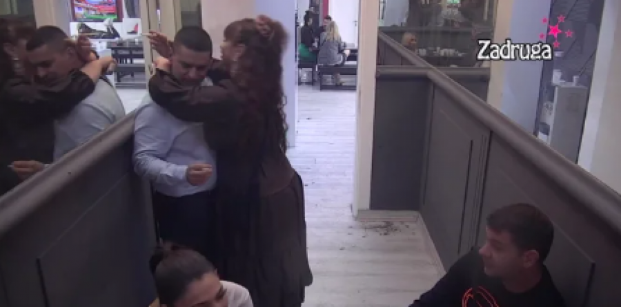 IVAN ISKULIRAO ŽELJKA Bebica i Miljana došli kod Marinkovićeva, Kulićka mu rekla da pita za njihovog sina, on rekao da ga ne zanima