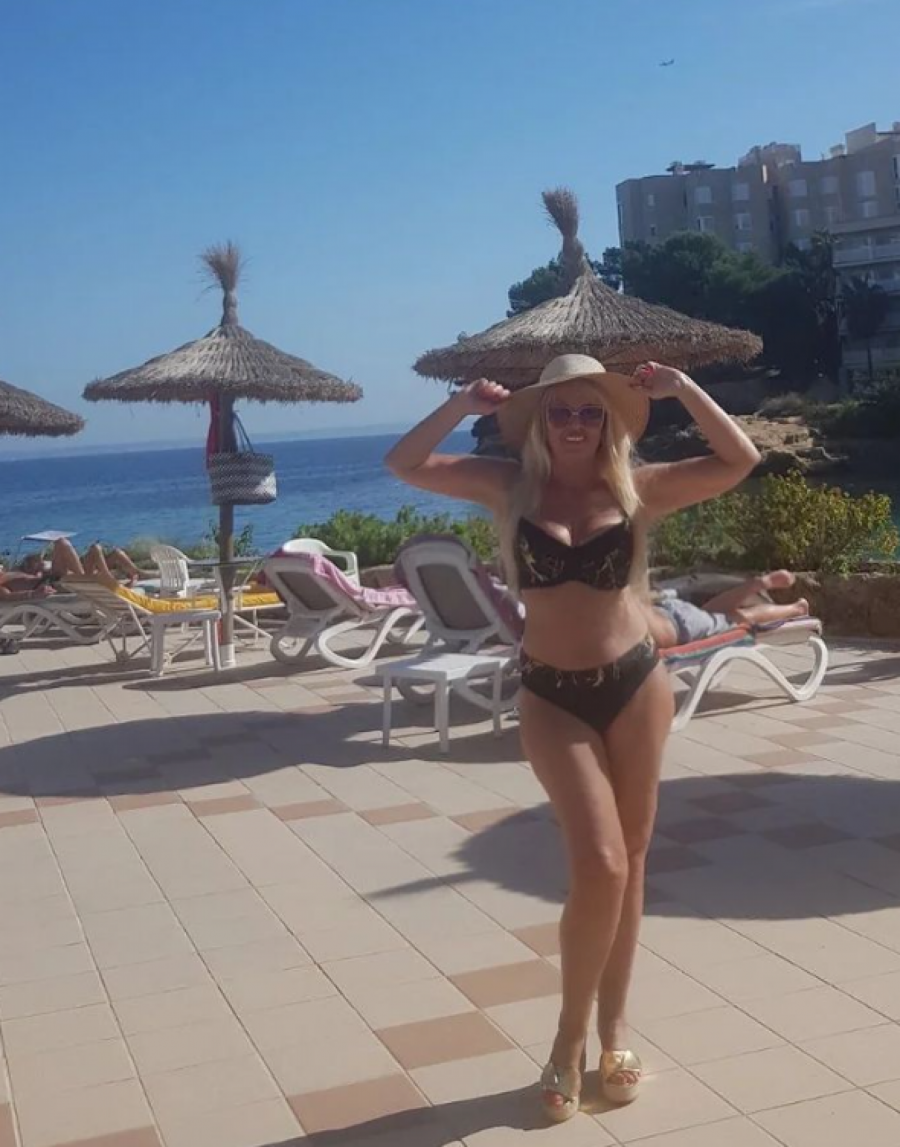 SVI U ŠOKU ZBOG NJENOG IZGLEDA Razgolitila se Branka Sovrlić, pozirala u mini bikiniju (FOTO)