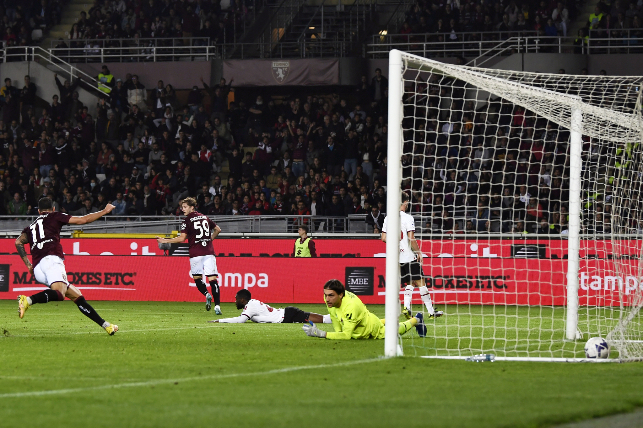 SRBI ODRŽALI LEKCIJU ŠAMPIONU Torino iznenadio Milan, Vanja 