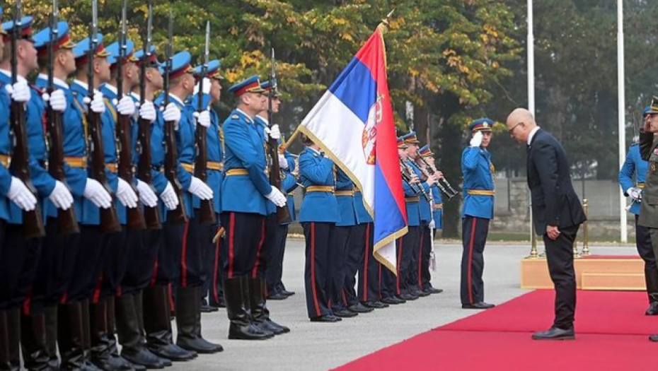 PRVI PUT OD KAKO JE STUPIO NA DUŽNOST Novi ministar odbrane u poseti Generalštabu