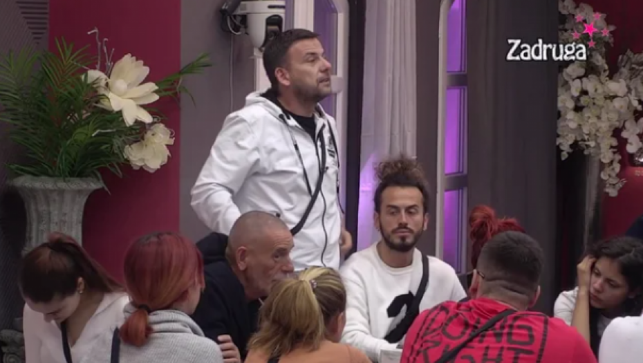 ODLUČIO DA JE RASKRINKA Sanja Grujić otkrila šta je radila sa Mikicom