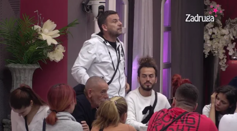 ODLUČIO DA JE RASKRINKA Sanja Grujić otkrila šta je radila sa Mikicom