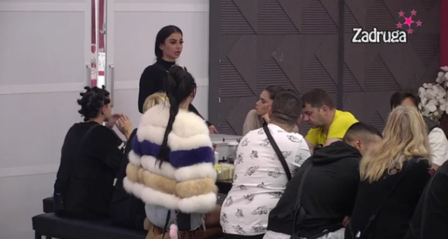 HAOS NA IMANJU Žestoki okršaj Mikice i Sanje zbog poljupca, Ša je napao da vara dečka sa ovim zadrugarom