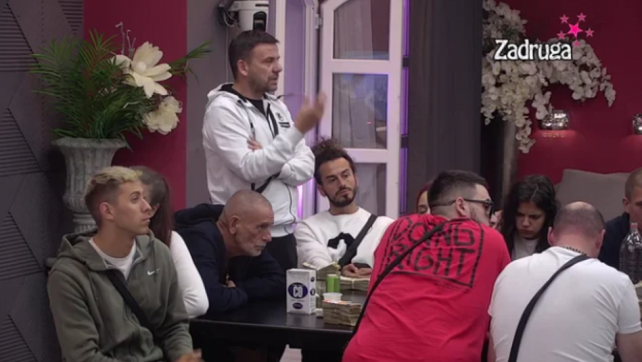 HAOS NA IMANJU Žestoki okršaj Mikice i Sanje zbog poljupca, Ša je napao da vara dečka sa ovim zadrugarom