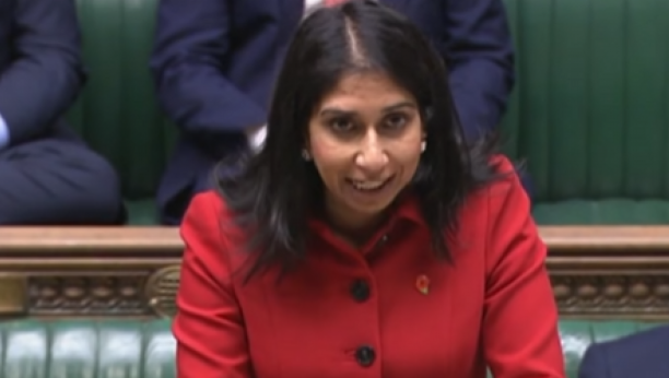 "OVO JE INVAZIJA NA NAŠU JUŽNU OBALU" Šokantna izjava britanske ministarke izazvala oštre krititke