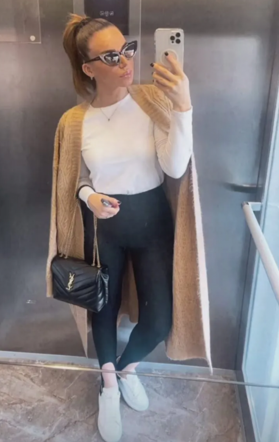 POKAZALA LINIJU Ivana Pavković pozirala samo dva meseca nakon porođaja, raspametila pratioce (FOTO)