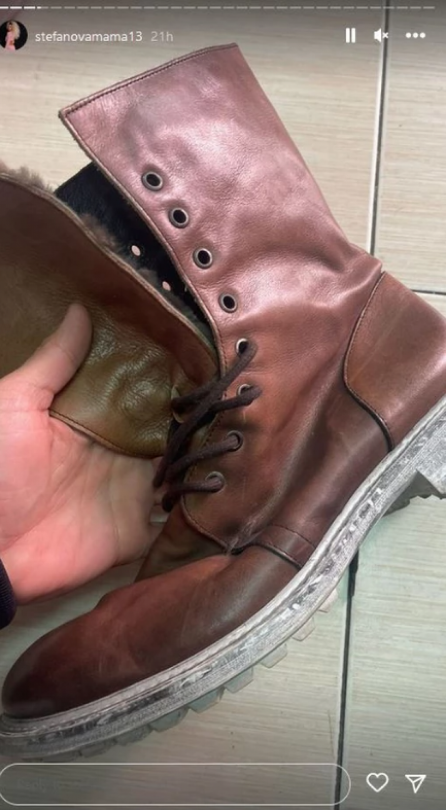 MORA DA SE SNALAZI Milica Dabović počela da prodaje polovnu odeću, a fanovi su u čudu