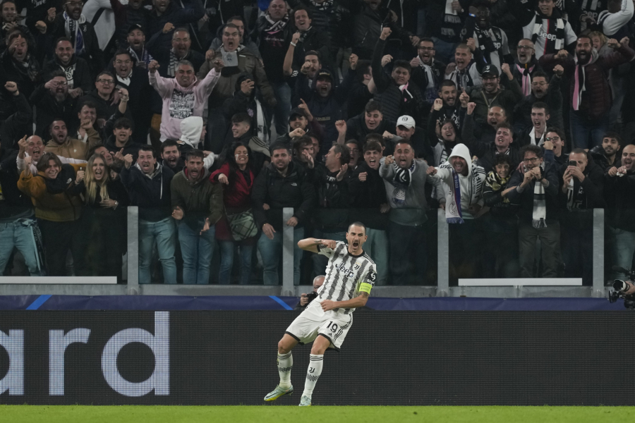 MILAN EKSPRESNO DO OSMINE FINALA Čelsi rastužio Zagrepčane i izbacio ih iz Evrope,  Benfika razbila Izraelce za prvo mesto, oslabljeni Juve izgubio i provukao se, čeka evropsko proleće