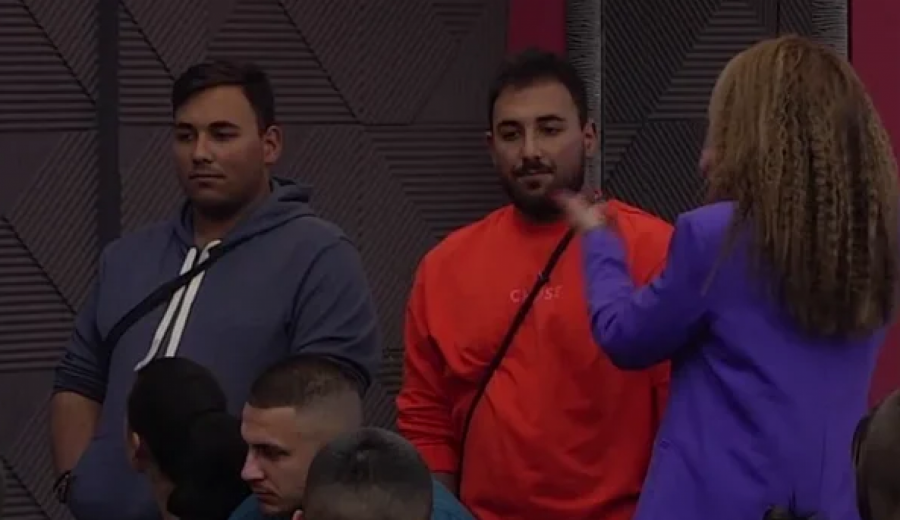 PRAVE ŠOU PRED ULAZAK U KARANTIN! Peca ispratio brata na