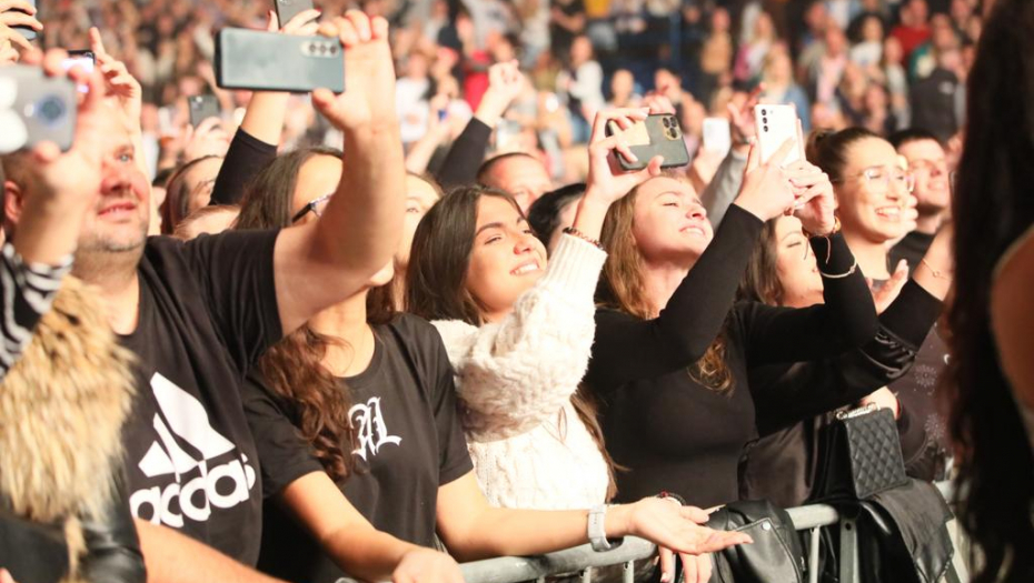 Aca Lukas počeo koncert