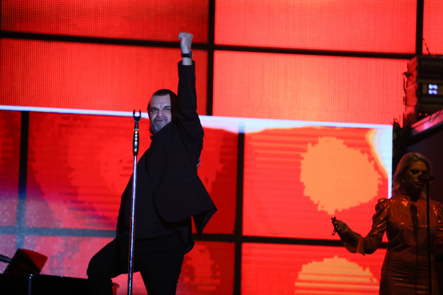 DVE SENZACIJE U ISTOM DANU: PREMIJERA FILMA 