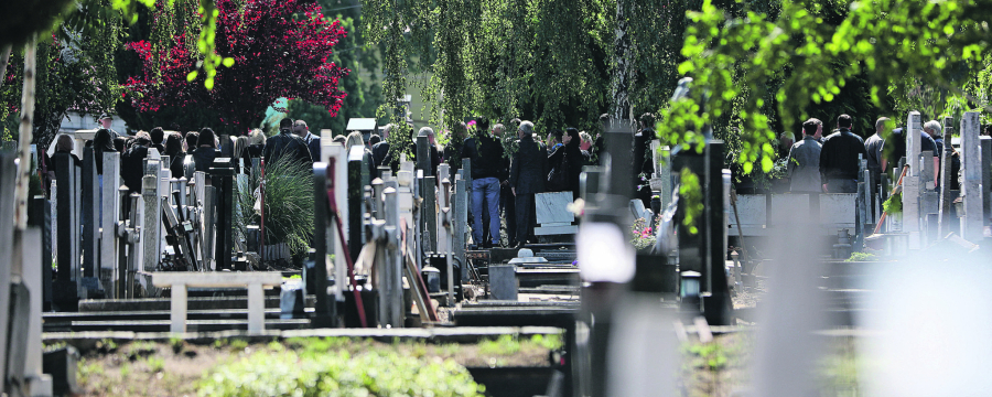 Zabranjen ulaz automobilima na groblja!