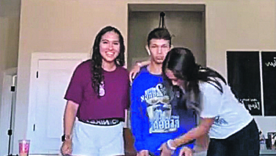 HOROR! Bizarni Tiktok izazov stigao i na Balkan - Udari ga u testise!