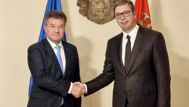 "NASILJE MORA BITI IZBEGNUTO" Lajčak se oglasio posle sastanka sa predsednikom Vučićem