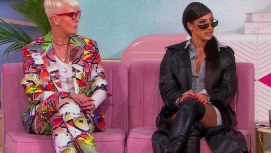 NISU BILI ZA TO Angellina otkrila da ju je porodica sputavala da se bavi pevanjem, pa rekla ko je jedino bio uz nju